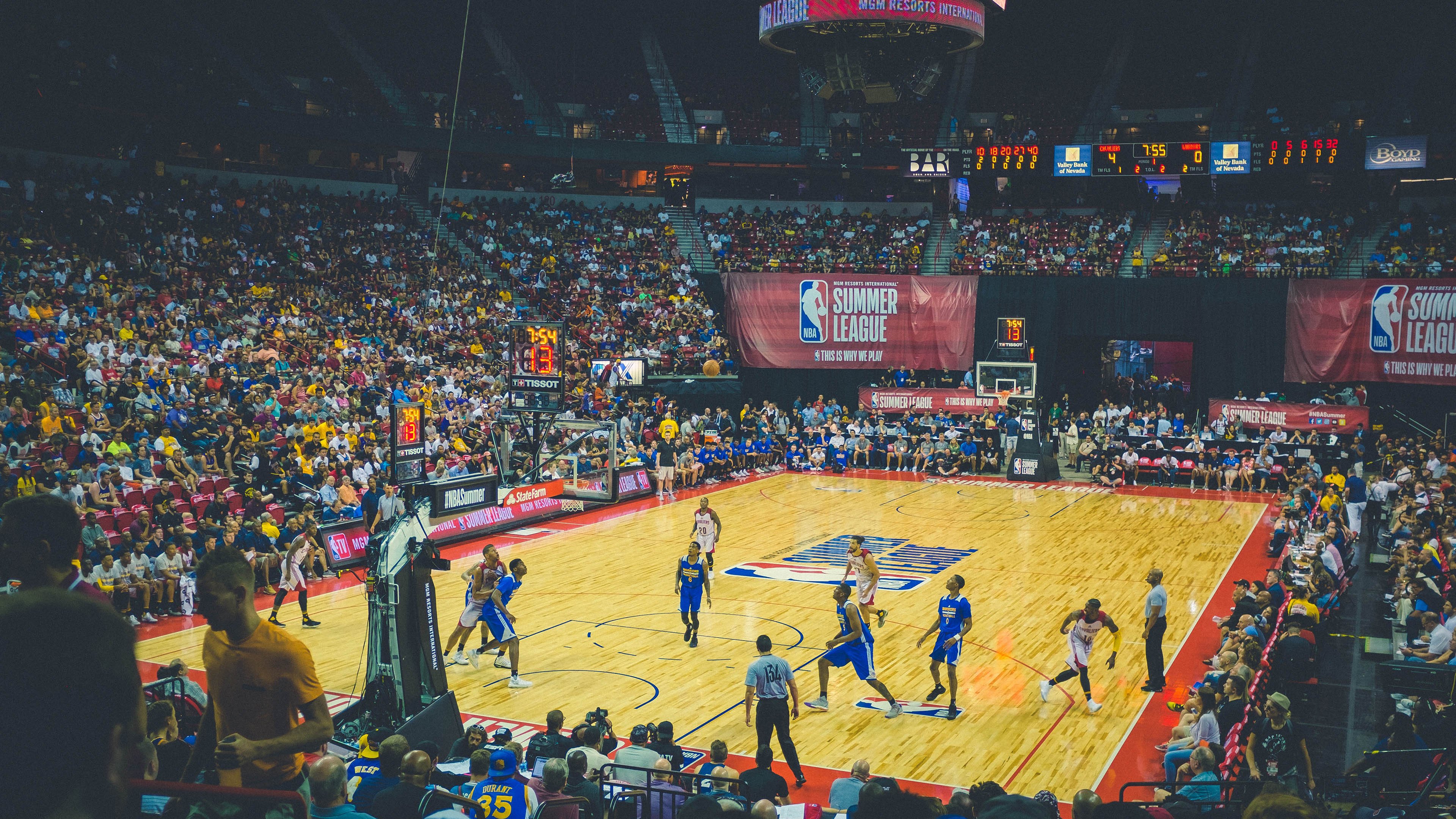 “乡村学校环村跑步课” 孩子们熟悉家门口的自然环境